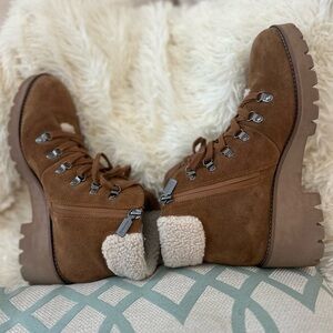 Blondo Boots Sherpa Waterproof Bootie. Size 8